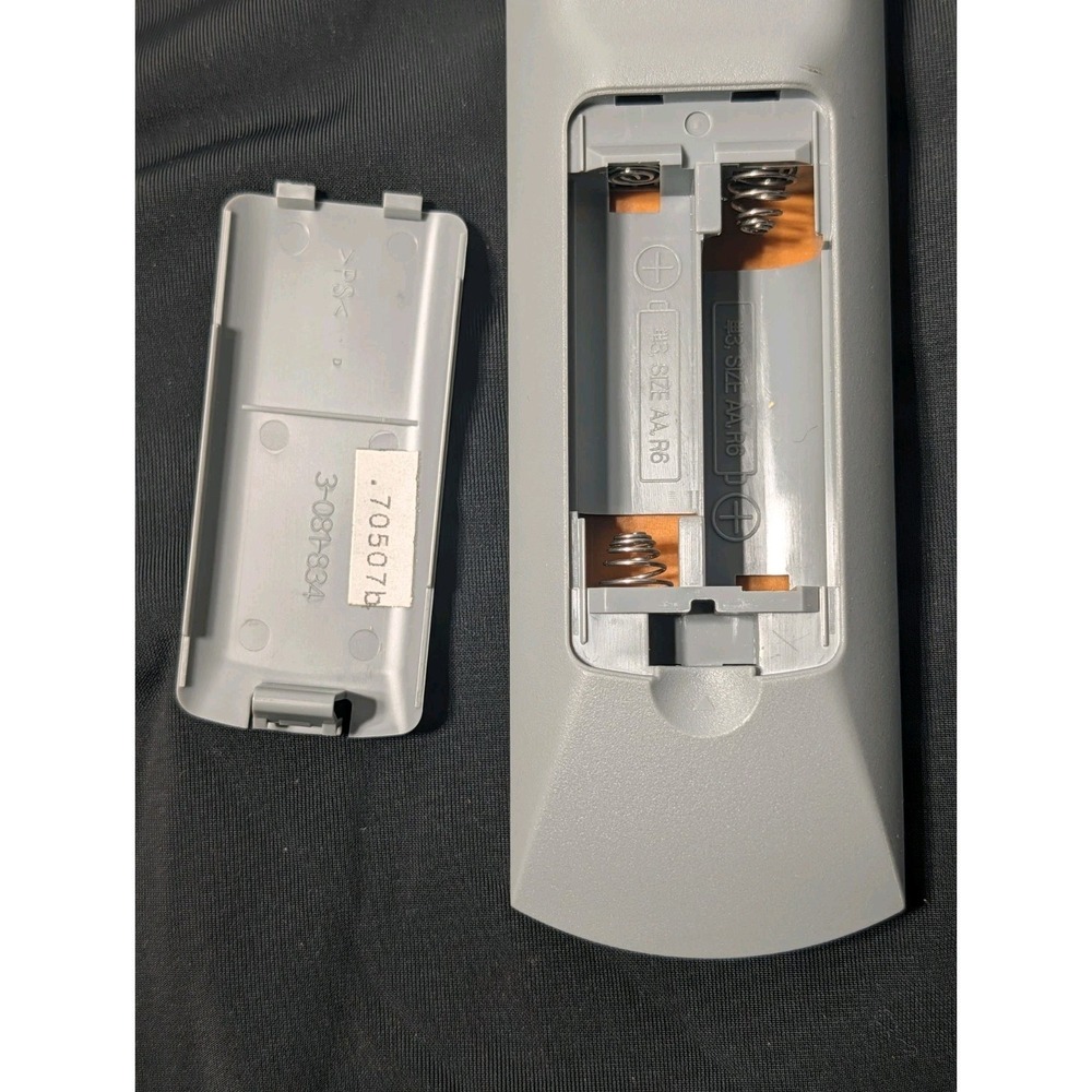 Sony DVD Remote Control - Model RMT-D175A - Picture 4 of 4